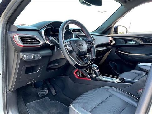 Used 2023 Chevrolet TrailBlazer RS w/ Convenience Package FWD image 8
