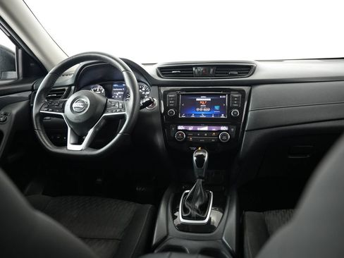 Used 2020 Nissan Rogue SV FWD image 9