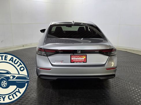 Used 2023 Honda Accord EX image 6