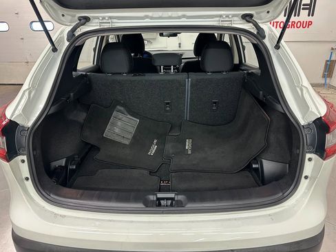 Used 2022 Nissan Rogue Sport S image 16