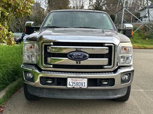 Used 2015 Ford F250 Lariat w/ Chrome Package image 5