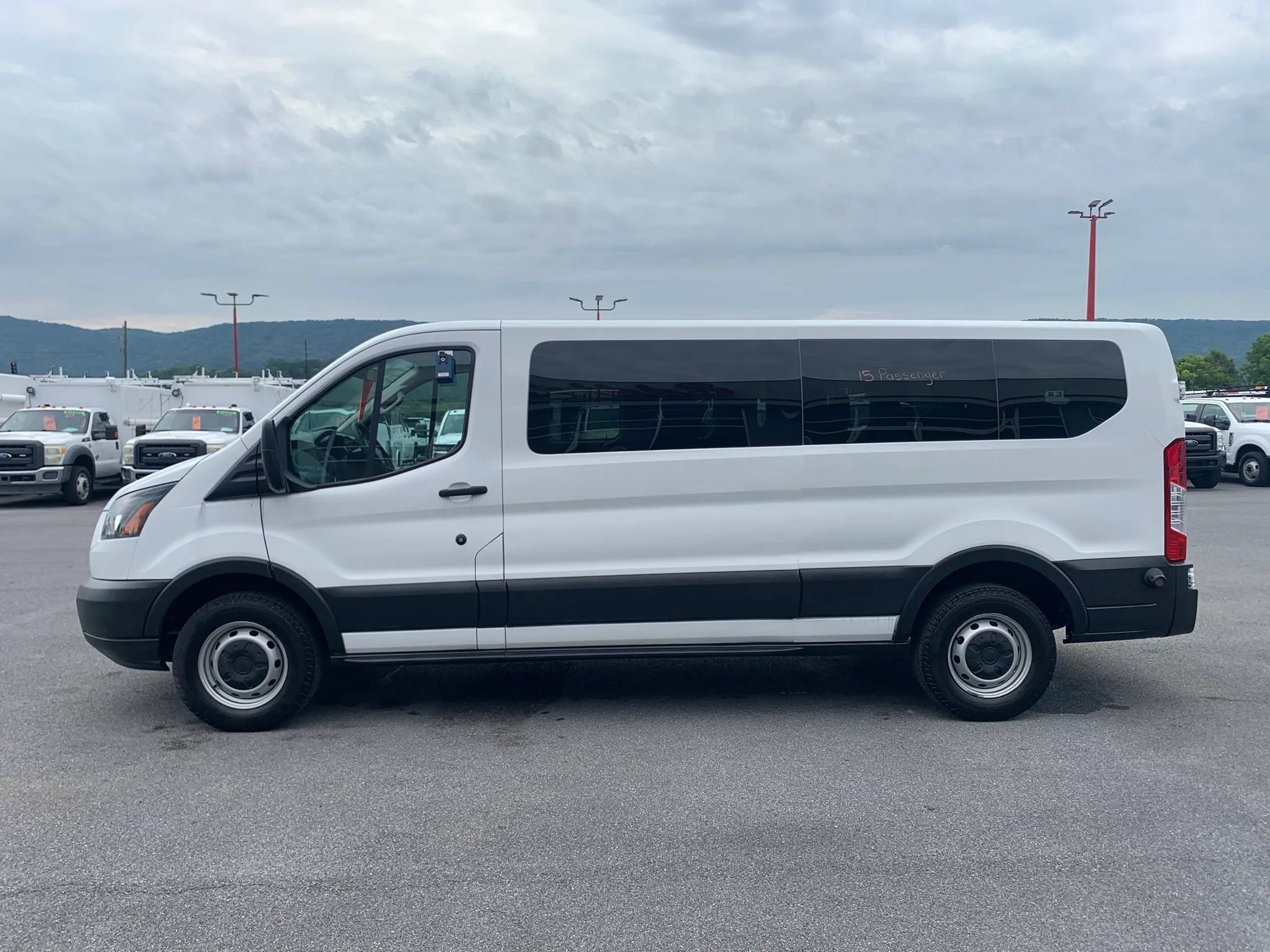 Used 2018 Ford Transit 350 XL RWD image 5