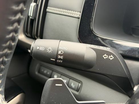 Used 2024 Nissan Pathfinder Platinum w/ Cargo Package image 32