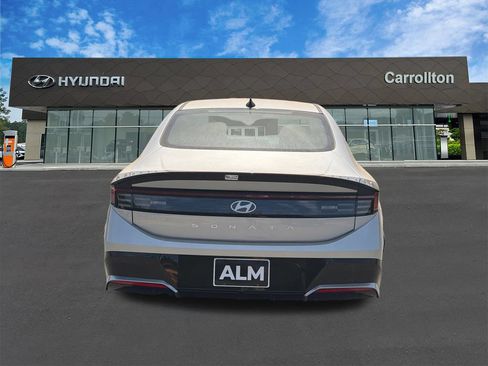 New 2026 Hyundai Sonata SEL FWD image 7