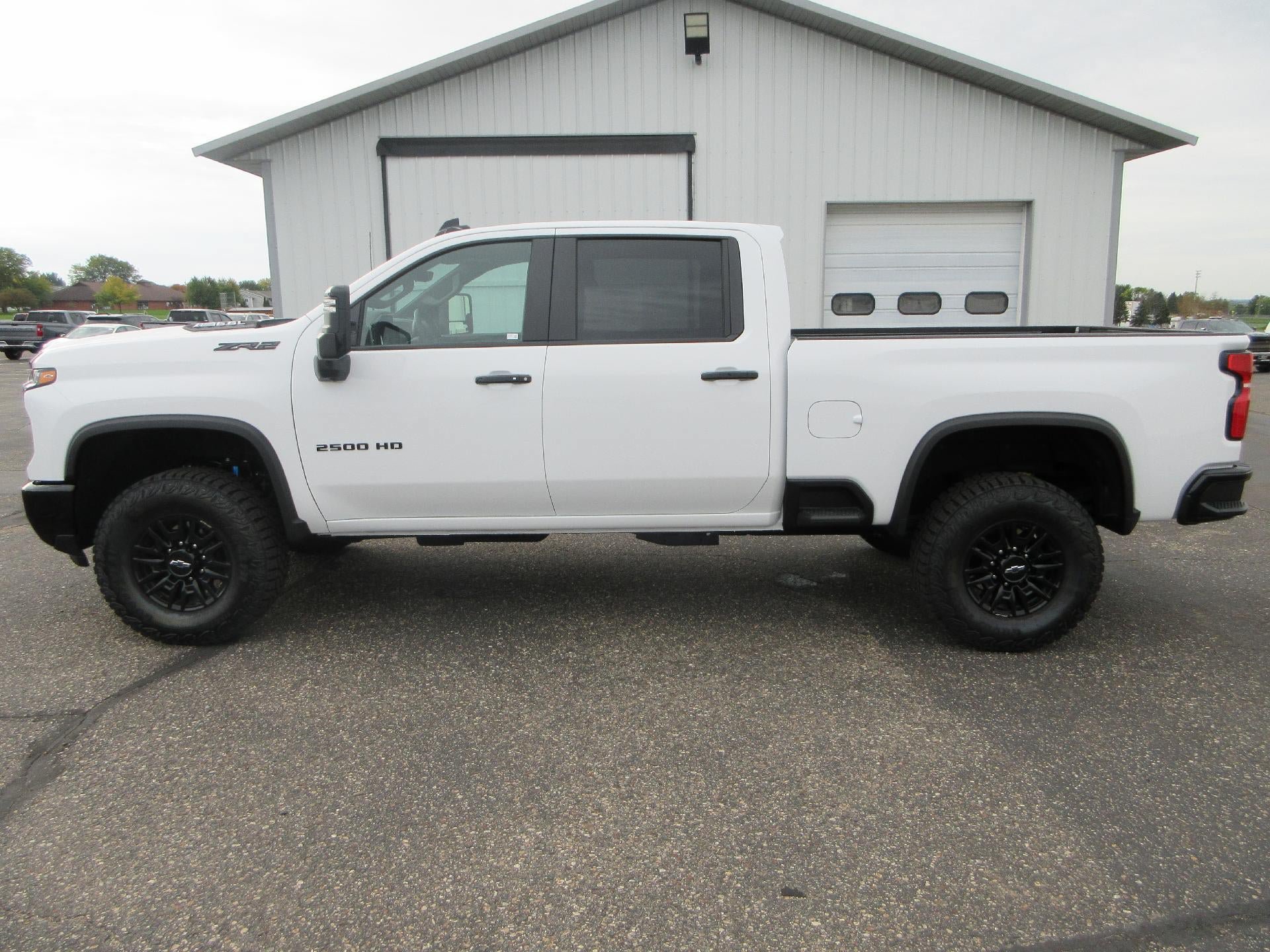 Certified 2026 Chevrolet Silverado 2500 ZR2 w/ LPO, Dark Essentials Package AWD/4WD image 8