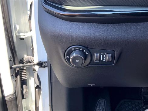 Used 2025 Jeep Compass Trailhawk AWD/4WD image 36