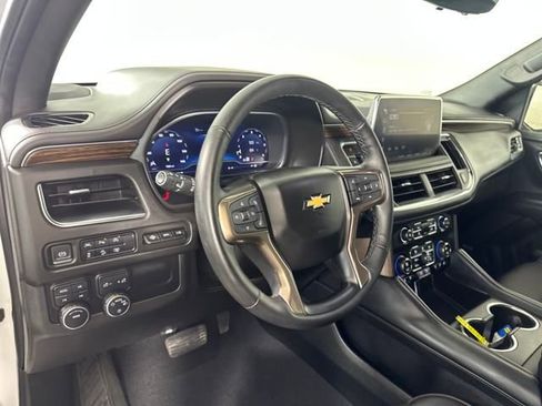 Used 2023 Chevrolet Suburban High Country image 13