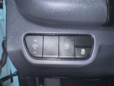 Used 2025 Kia Seltos S image 18