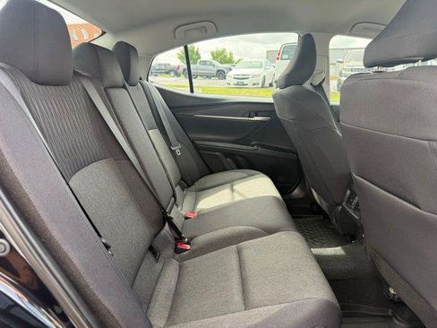 Used 2025 Toyota Camry LE image 4