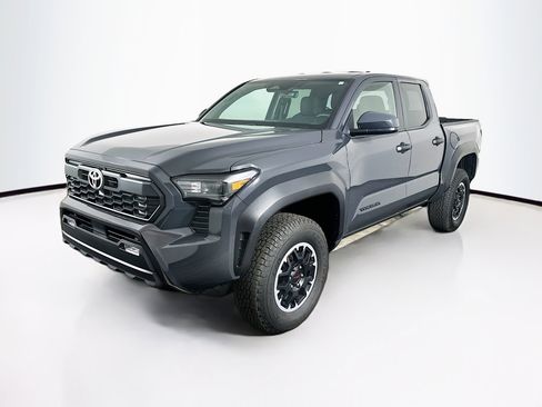 Used 2025 Toyota Tacoma TRD Off-Road image 3