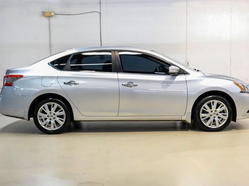 Used 2015 Nissan Sentra SL w/ SL Premium Package FWD image 7