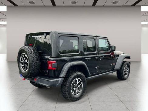 Used 2025 Jeep Wrangler Unlimited Rubicon AWD/4WD image 3