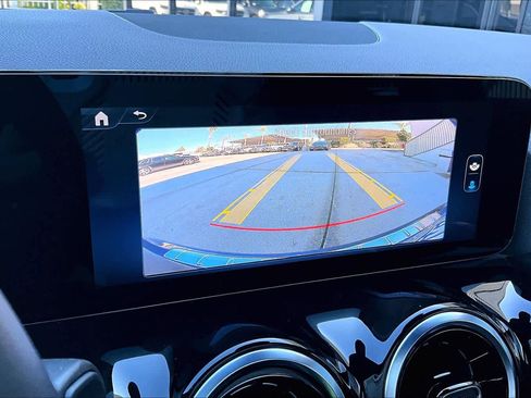 Used 2025 Mercedes-Benz GLA 250 image 26