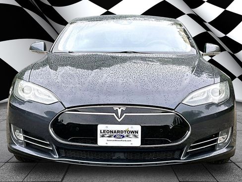 Used 2014 Tesla Model S 60 RWD image 3
