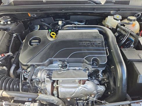 Used 2025 Chevrolet Malibu LT FWD image 22