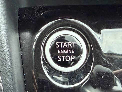 Used 2020 Nissan Kicks SV image 21