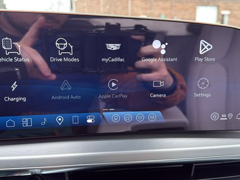 New 2026 Cadillac Lyriq Premium Luxury image 19