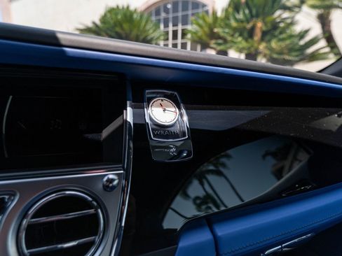 Used 2020 Rolls-Royce Wraith RWD image 14