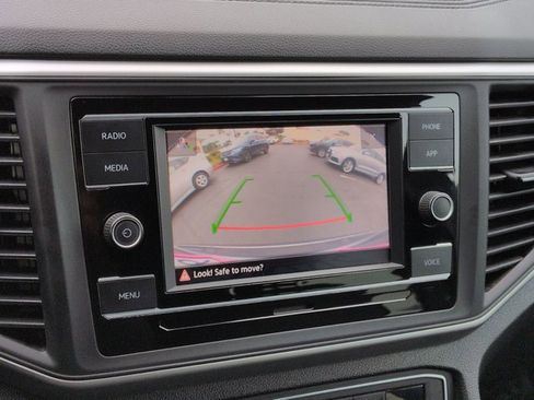 Certified 2022 Volkswagen Atlas Cross Sport SE image 14