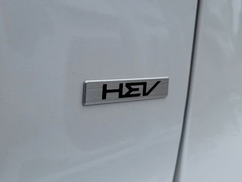 Used 2024 Kia Niro SX image 33