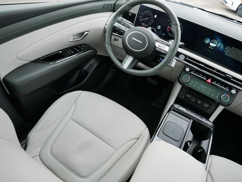 Certified 2025 Hyundai Tucson Limited image 9