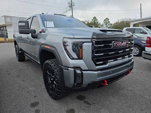 Used 2024 GMC Sierra 2500 AT4 w/ AT4 Premium Plus Package image 2