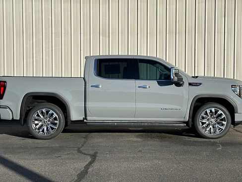 Used 2025 GMC Sierra 1500 Denali image 4