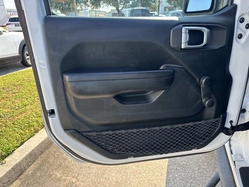 Used 2019 Jeep Wrangler Unlimited Sport AWD/4WD image 17