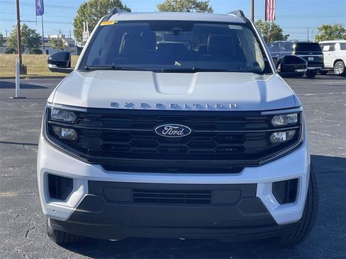 New 2025 Ford Expedition Max Active image 8