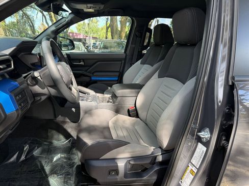 Used 2025 Toyota Tacoma TRD Off-Road image 30