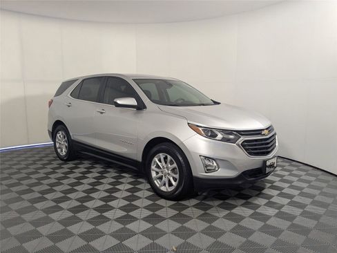 Used 2021 Chevrolet Equinox LT image 3