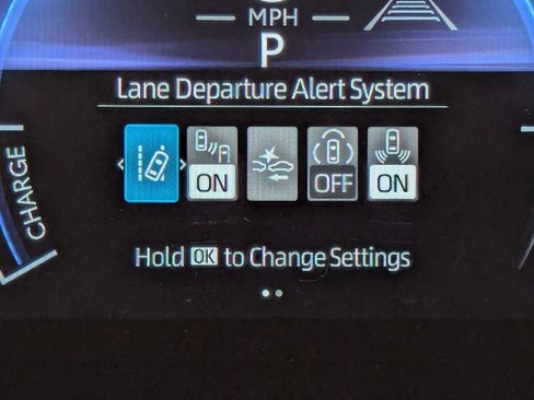 Used 2025 Toyota Camry LE w/ Convenience Package image 24