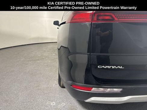 Certified 2023 Kia Carnival LX image 29