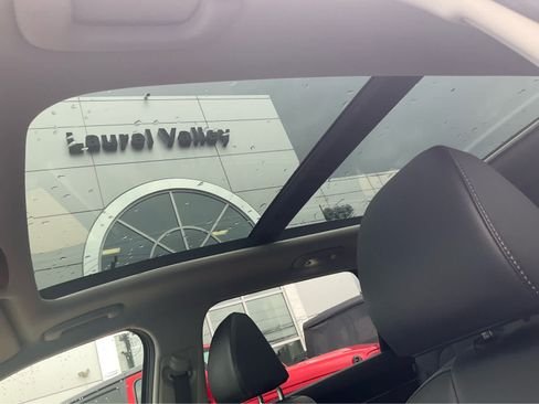 Used 2025 Kia Sorento S w/ Panoramic Sunroof Package AWD/4WD image 17