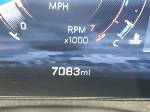 Used 2025 Chevrolet Traverse Z71 w/ Driver Confidence Package image 12