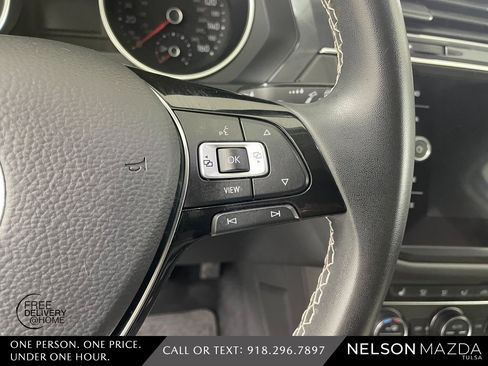 Used 2021 Volkswagen Tiguan SE w/ Panoramic Sunroof Package image 24