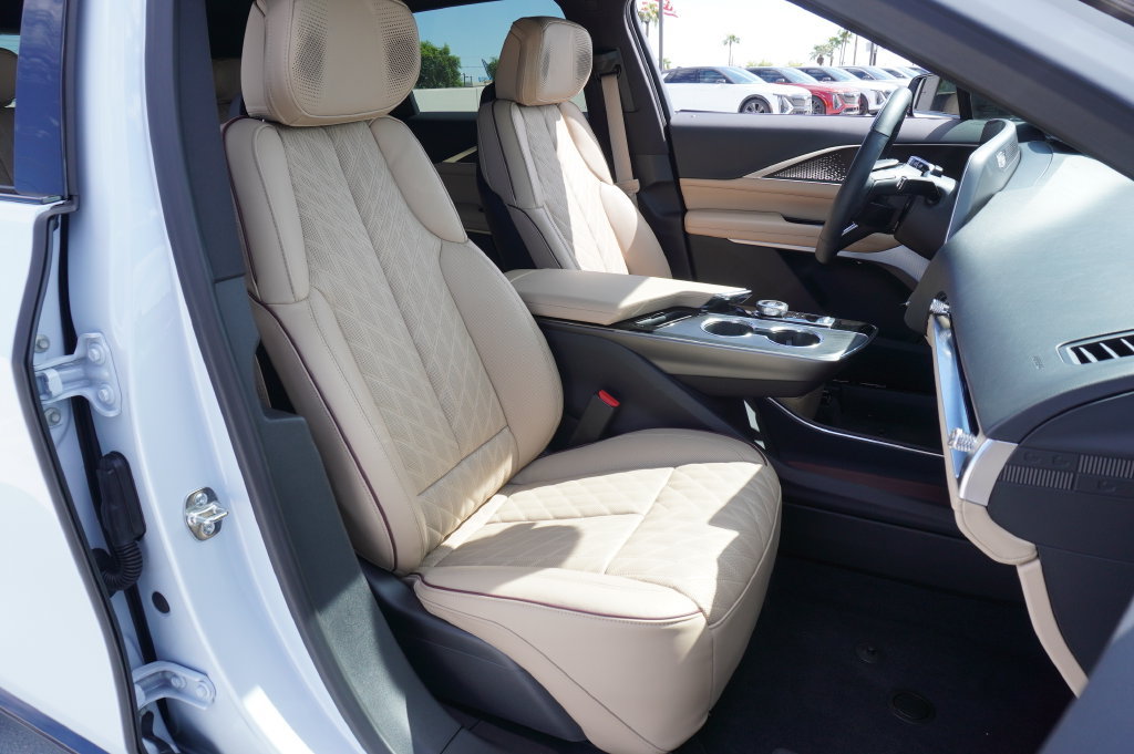 Certified 2026 Cadillac Lyriq Signature Sport w/ Nappa Leather Package RWD image 12