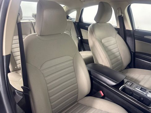 Used 2018 Ford Fusion S image 21