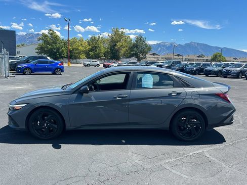 Used 2026 Hyundai Elantra Sport FWD image 5