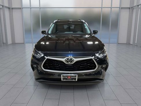 Certified 2022 Toyota Highlander XLE image 3