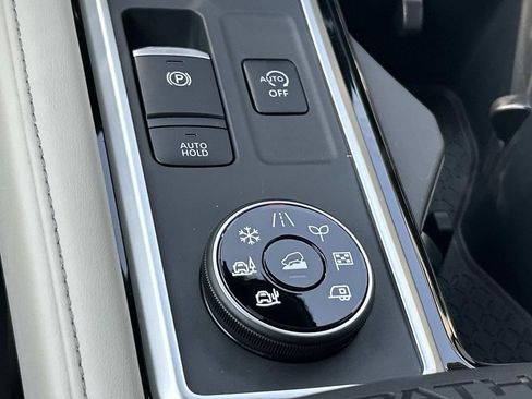 New 2026 Nissan Pathfinder SL AWD/4WD image 33