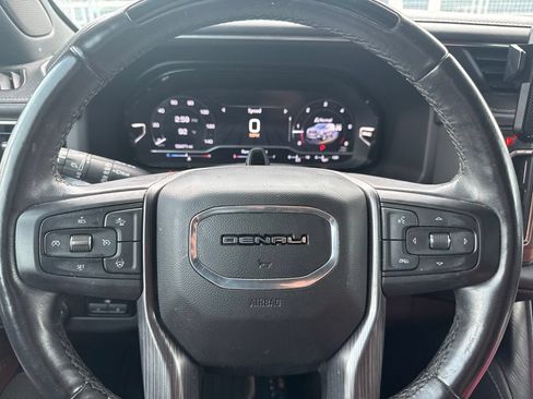 Used 2023 GMC Yukon Denali Ultimate AWD/4WD image 10