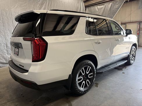 Used 2024 GMC Yukon AT4 w/ Technology Package AWD/4WD image 4
