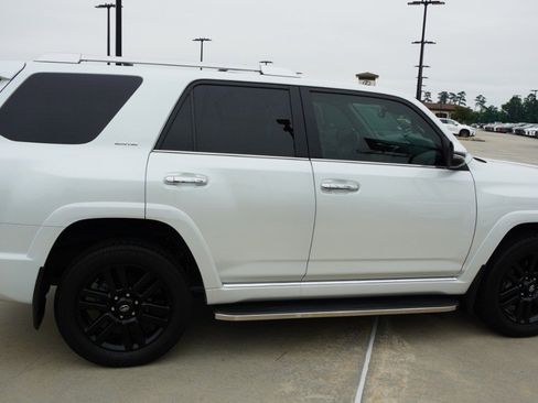 Used 2024 Toyota 4Runner Limited AWD/4WD image 4