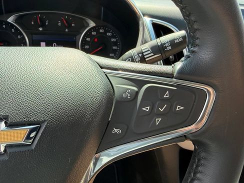 Used 2019 Chevrolet Equinox LT w/ Sun & Navigation Package AWD/4WD image 28