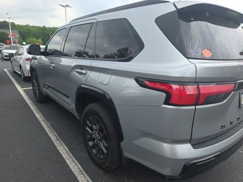 Used 2023 Toyota Sequoia Platinum AWD/4WD image 21