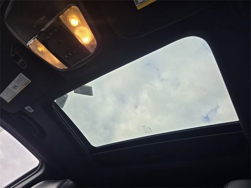 Used 2022 Jeep Grand Cherokee Limited w/ Trailer Tow Group IV image 10