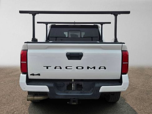 Used 2024 Toyota Tacoma SR5 w/ SR5 Upgrade Package AWD/4WD image 5