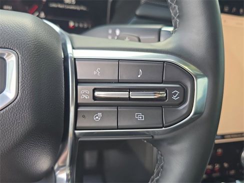 Certified 2025 GMC Acadia Elevation image 27