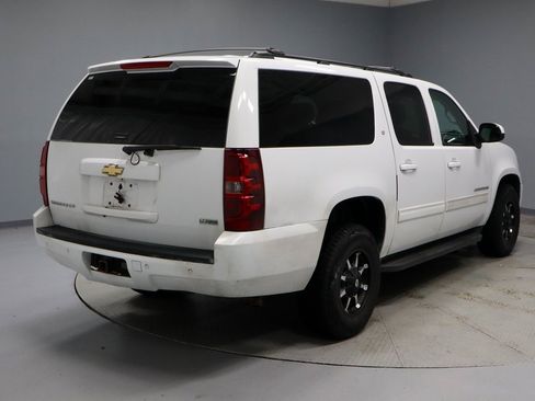 Used 2011 Chevrolet Suburban LT image 9